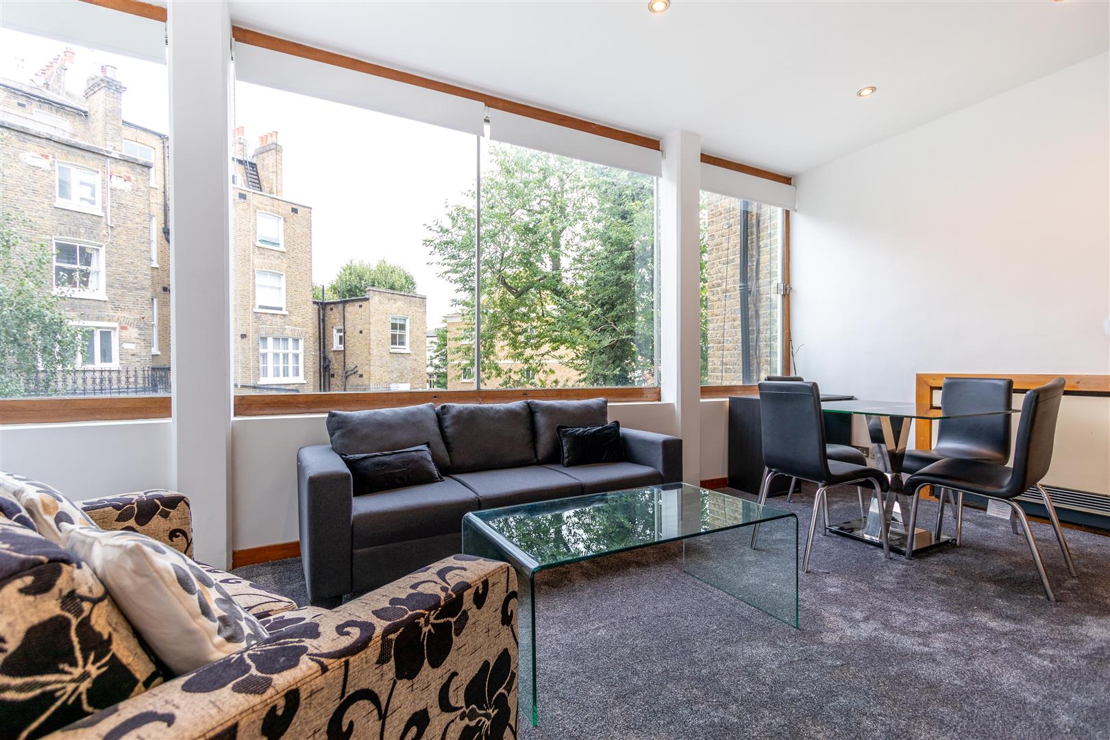 1 bed property in Argyll Court, Kensington